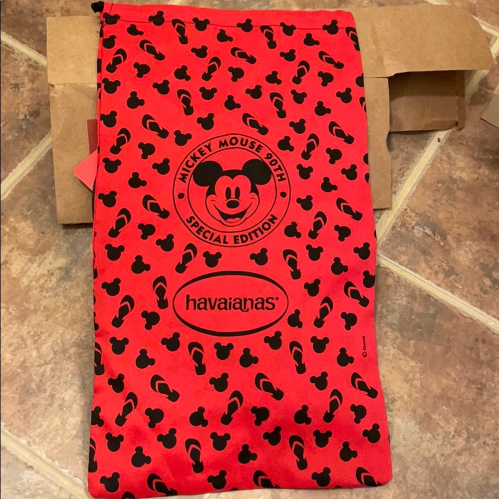 Havaianas Mickey Mouse Special Edition 90th NWT! - Picture 7 of 7